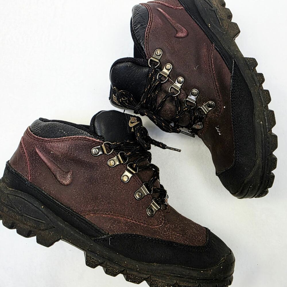 Vintage Nike Air ACG Hiking Outdoor Boots sz 7 Brown Leather Lug Sole 90s 1995